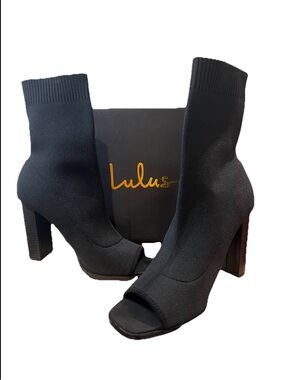 Lulus  Women’s Yvonnie Black Knit Peep-Toe Sock Boots Size 9 NIB